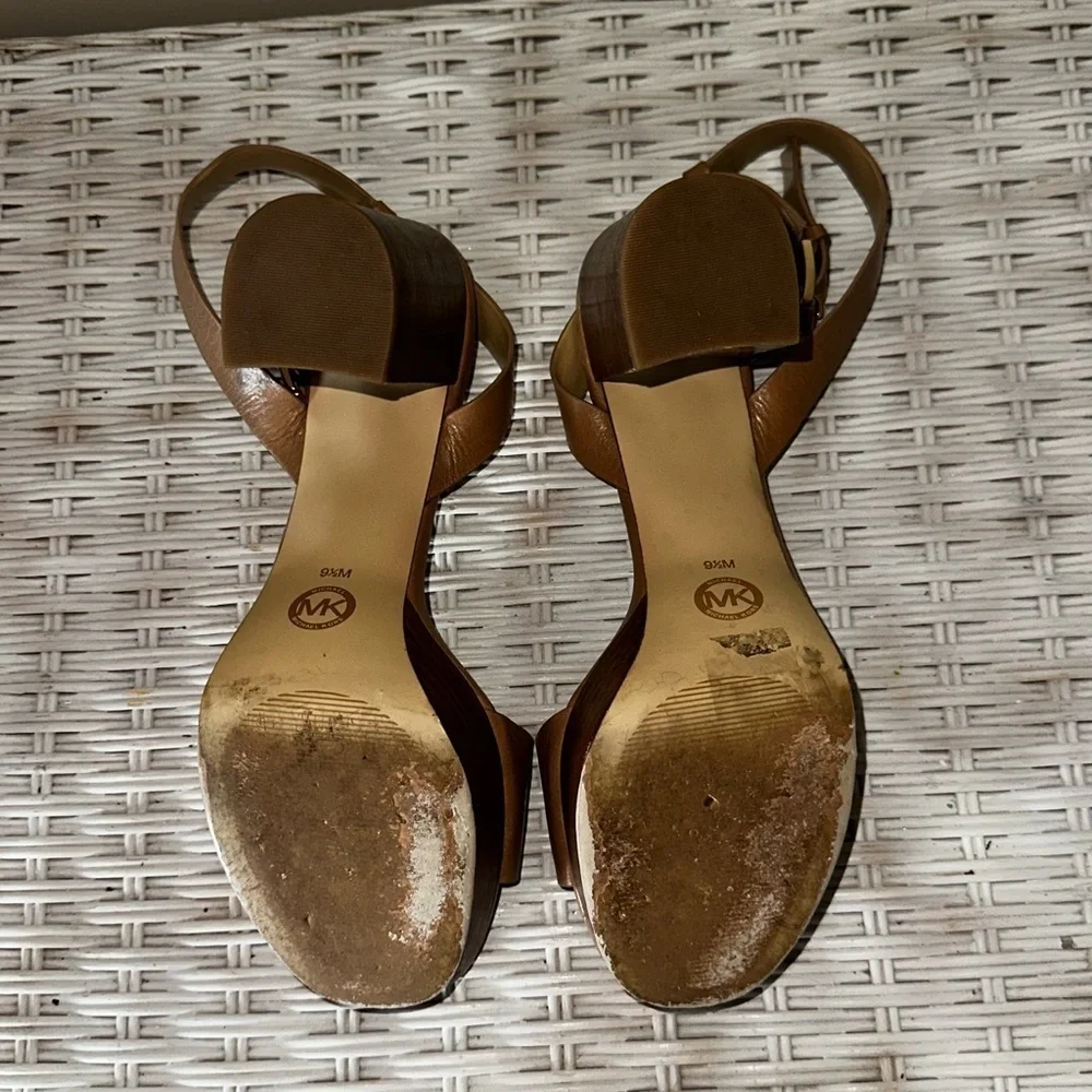 UEC MICHAEL Michael Kors Brown Platform Sandals with Chunky Heel